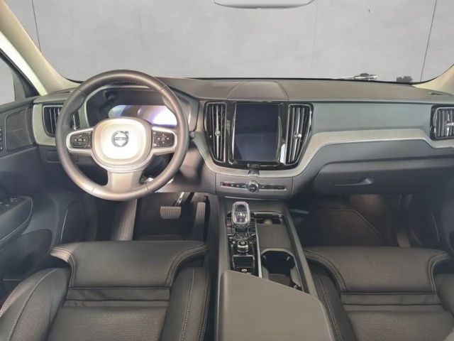 Volvo XC60 AWD Dark Plus