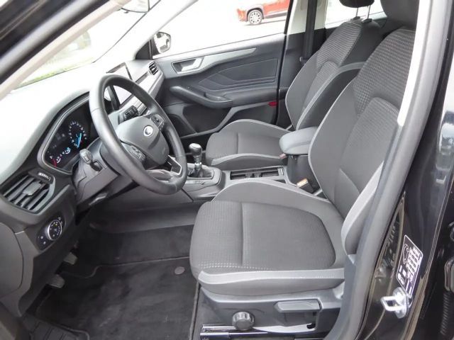 Ford Focus Traveller 1,5 EcoBlue *LED*