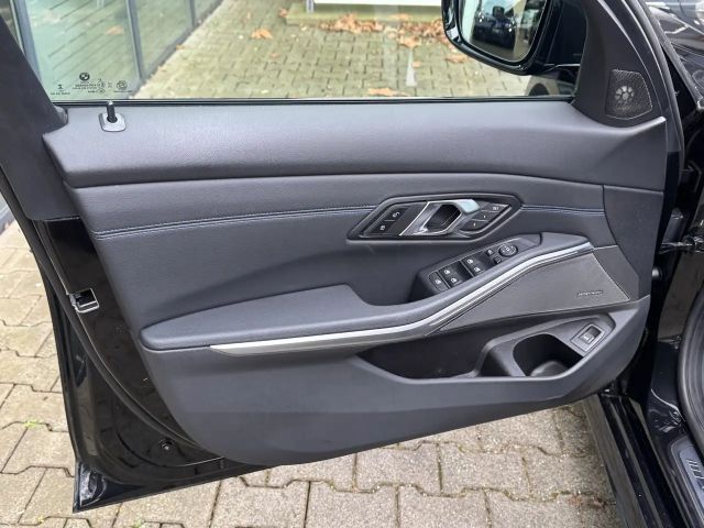 BMW 330 330i M-Sport Sedan xDrive