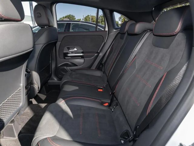 Mercedes-Benz GLA 220 4MATIC