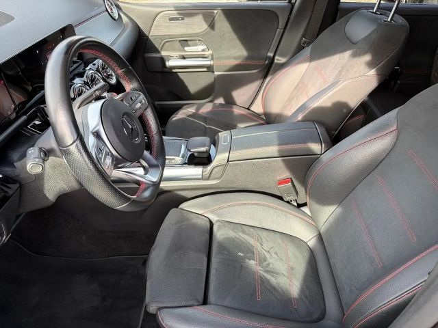 Mercedes-Benz B 200 AMG Line Sedan