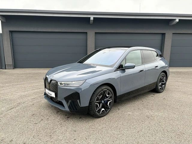 BMW iX xDrive50