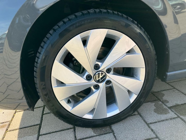 Volkswagen Golf 1.5 eTSI DSG Golf VIII