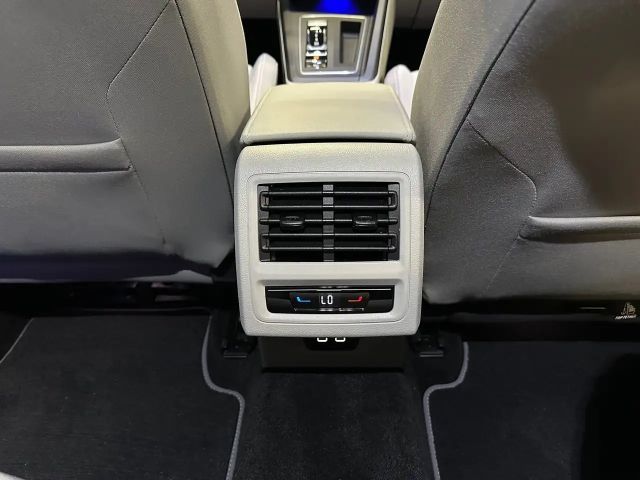 Volkswagen Golf 2.0 TSI DSG Style