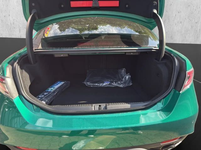 Alfa Romeo Giulia Q4 Turbo