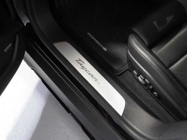 Porsche Taycan 4 Cross Turismo