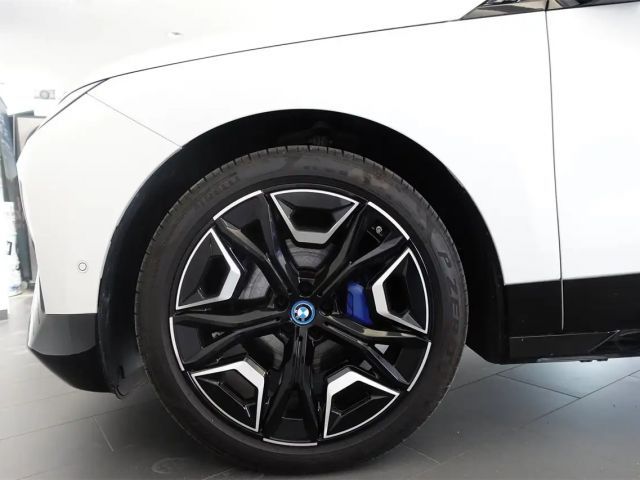 BMW iX xDrive50