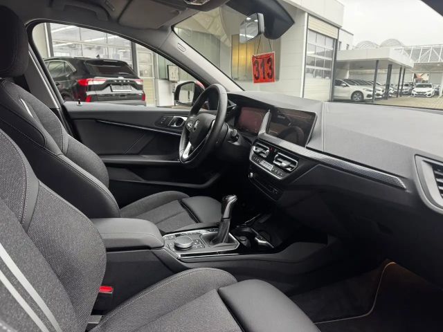 BMW 118 118i Sedan Sport Line