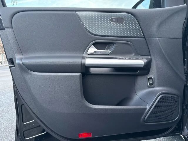 Mercedes-Benz B 200 Sedan