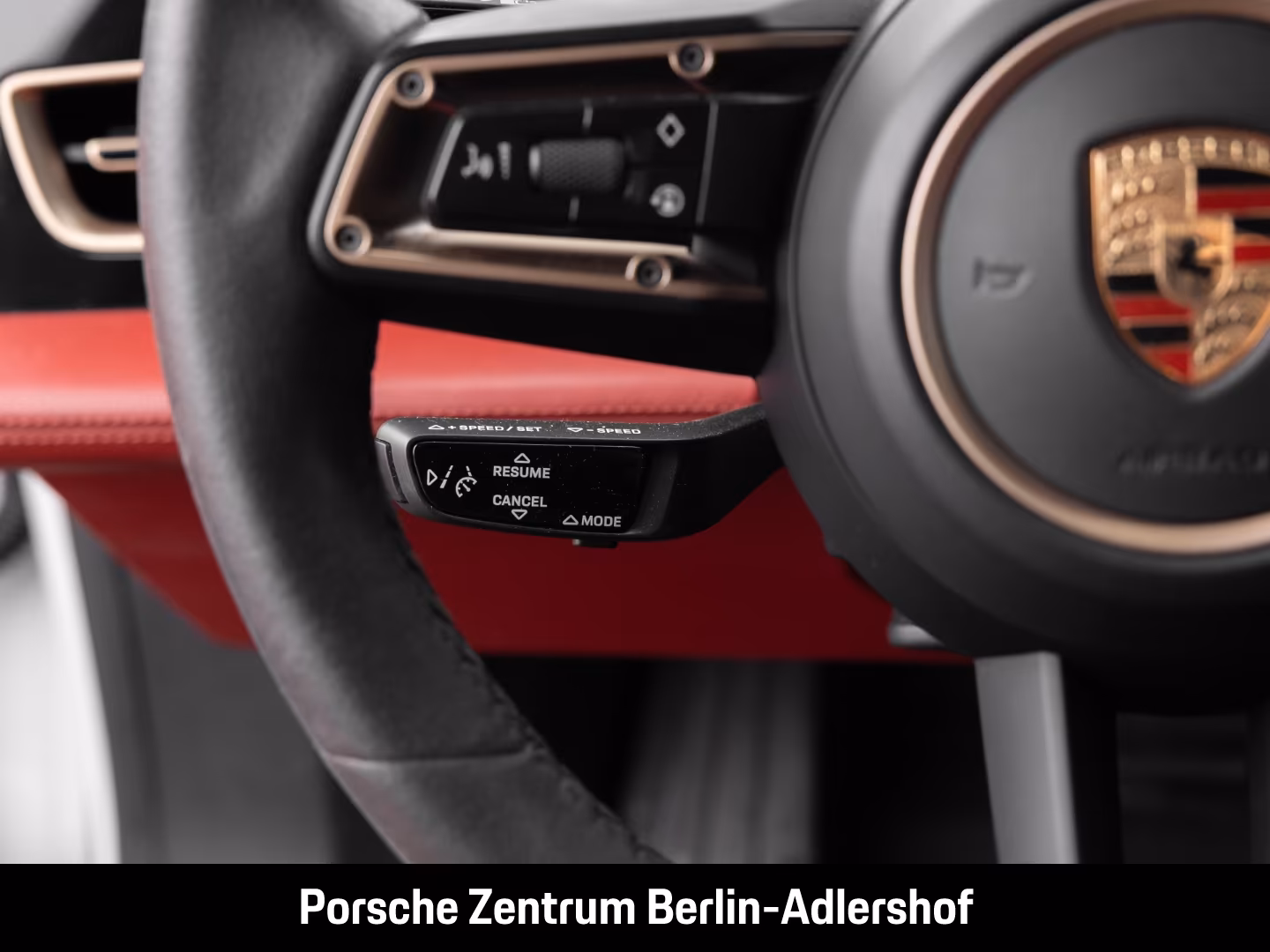 Porsche Taycan Surround-View Luftfederung Rückfahrkamera