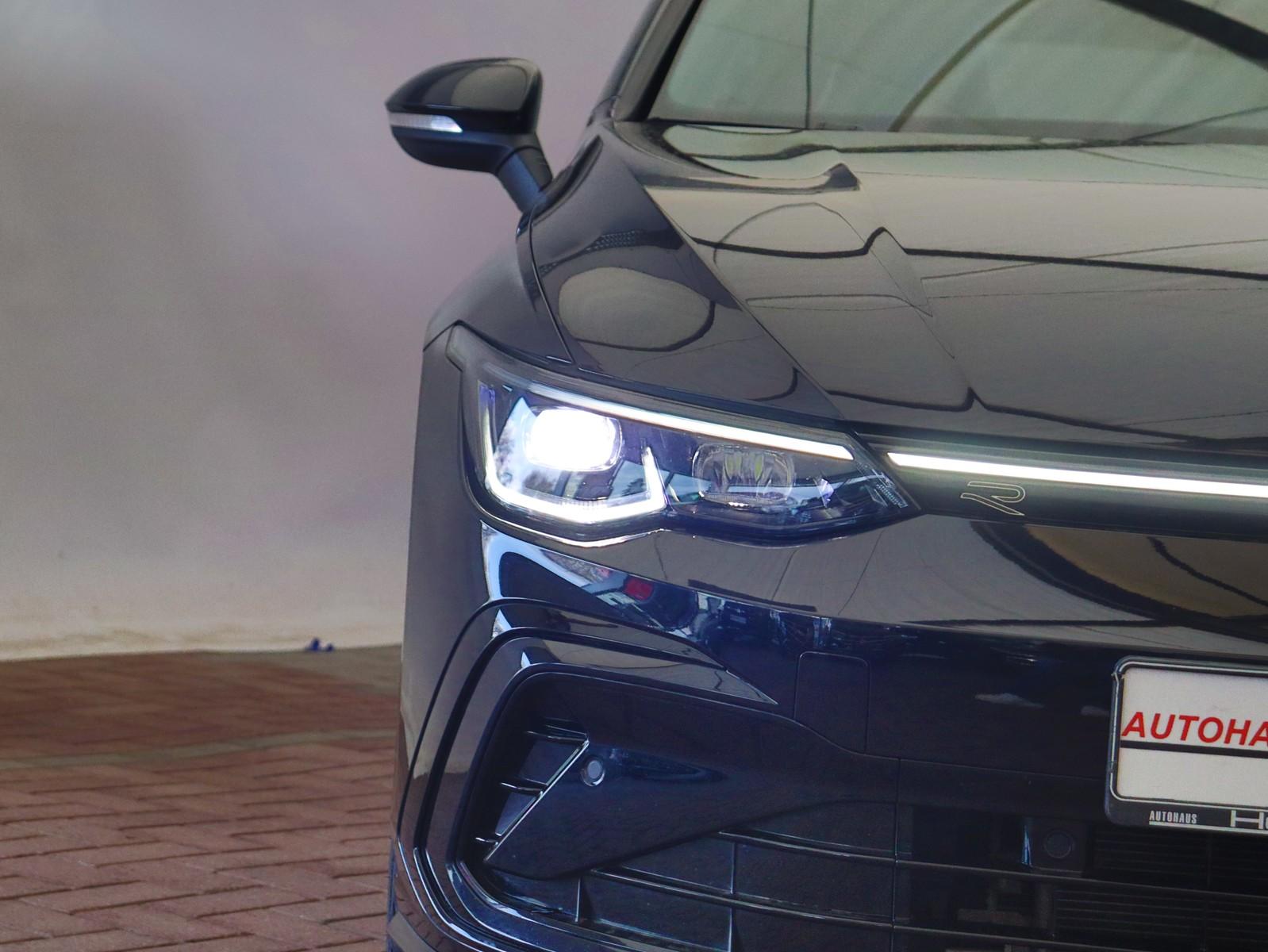 Volkswagen Golf 1.5 eTSI DSG Golf VIII R-Line