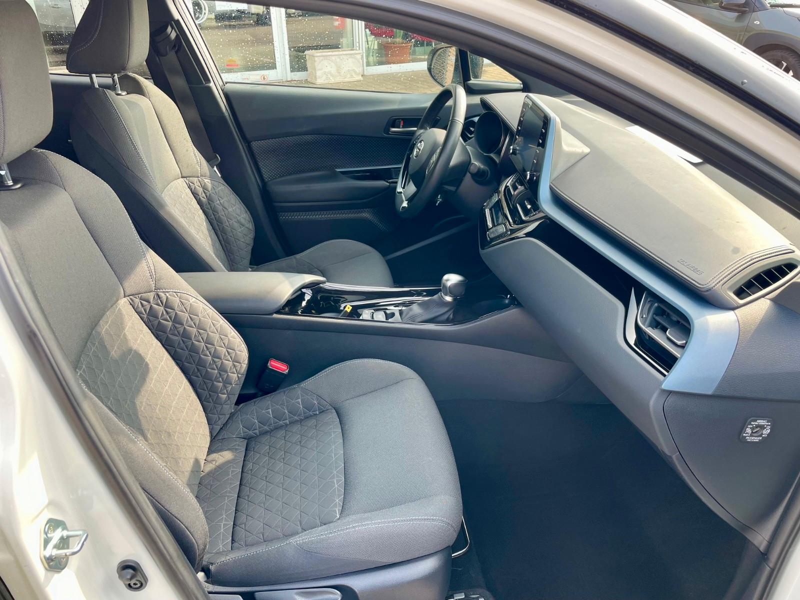 Toyota C-HR Hybride Team D