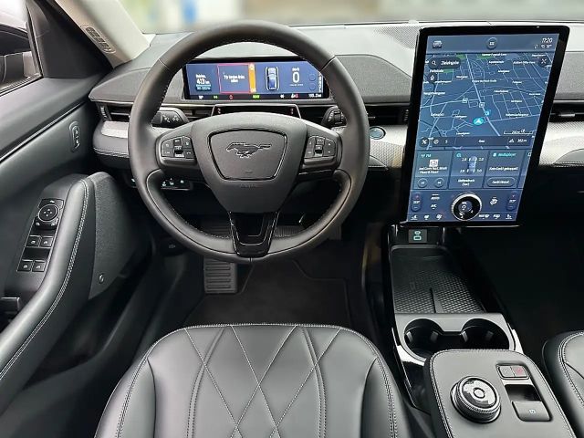 Ford Mustang Mach-E ST Line