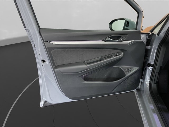 Volkswagen Golf 1.5 eTSI DSG Variant