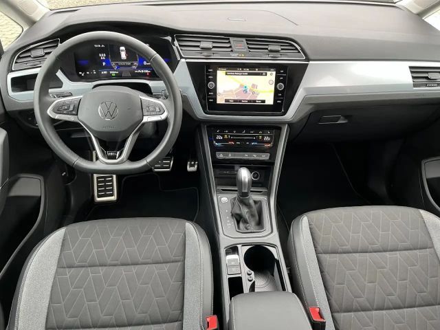 Volkswagen Touran 1.5 TSI DSG