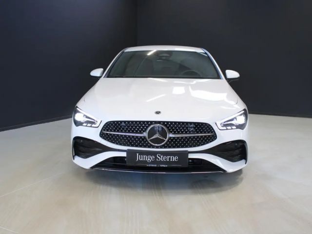 Mercedes-Benz CLA 200 AMG Line Coupé