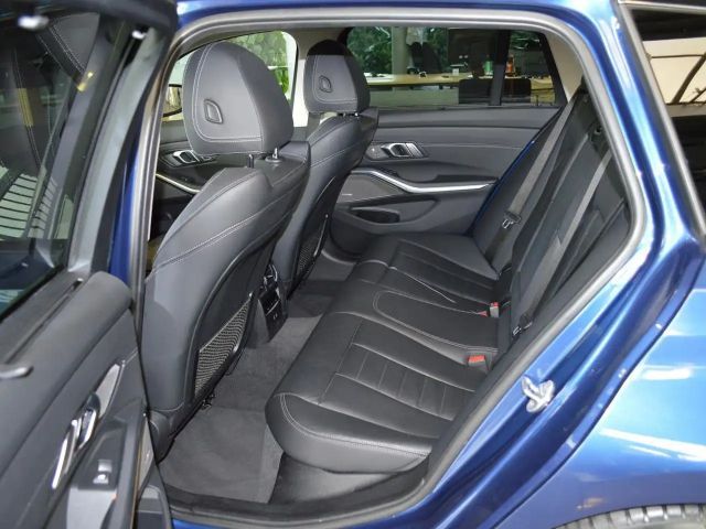 BMW 330 330i Luxury Line Touring