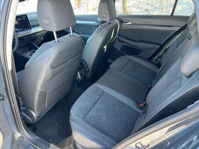 Volkswagen Golf 1.5 eTSI Variant