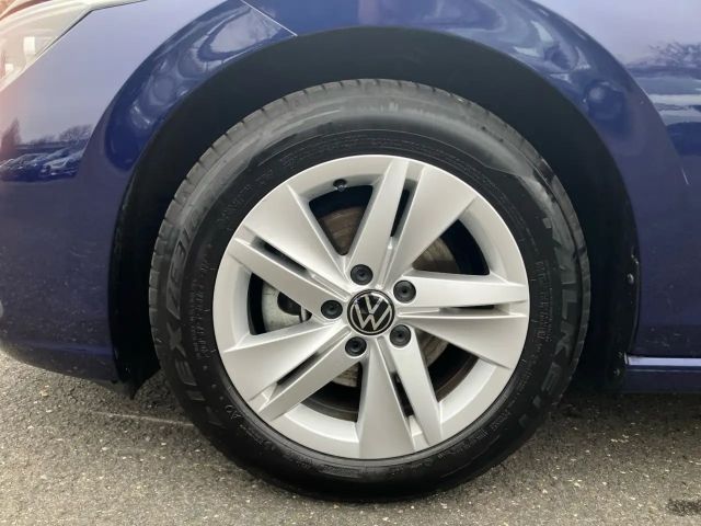 Volkswagen Golf 1.5 eTSI DSG Life Variant