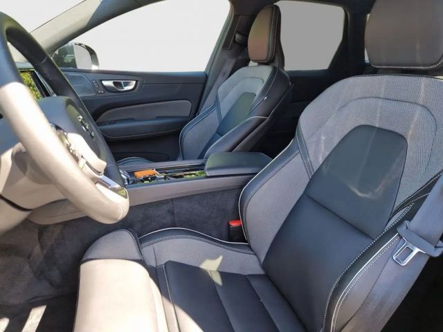 Volvo XC60 Dark Plus