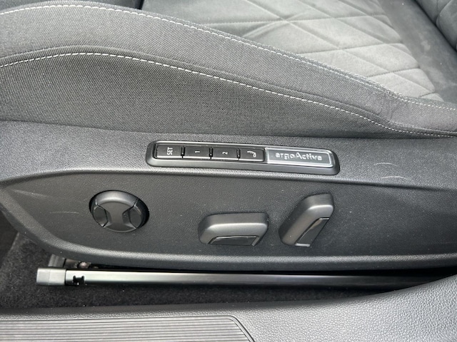 Volkswagen Golf 1.4 TSI Style eHybrid