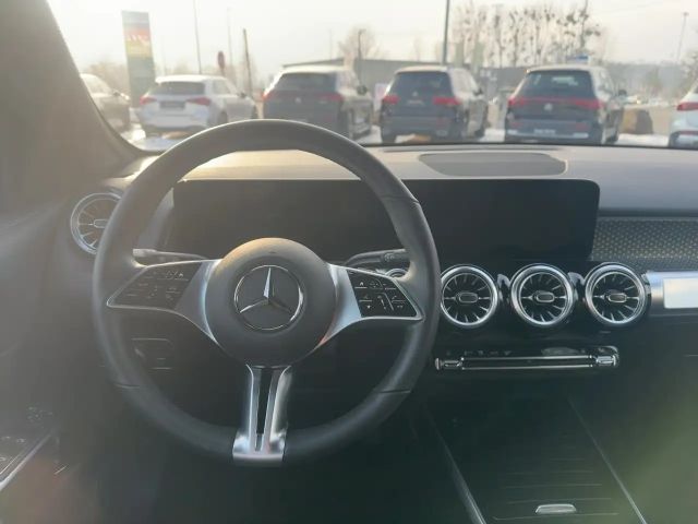 Mercedes-Benz EQB 250