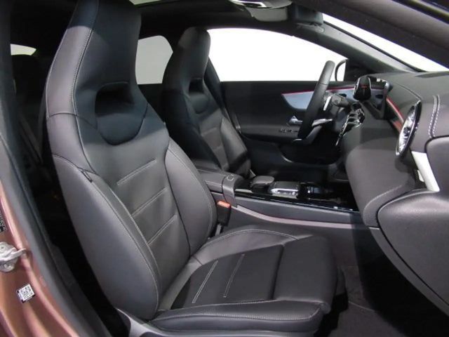 Mercedes-Benz CLA 200 AMG Line Coupé