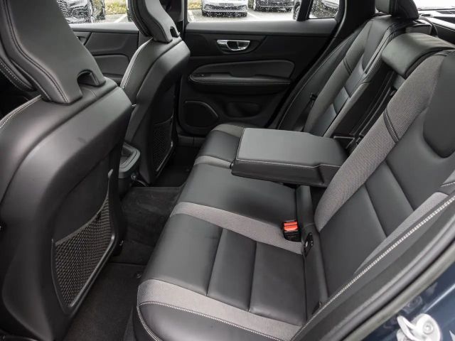 Volvo V60 Cross Country AWD Plus