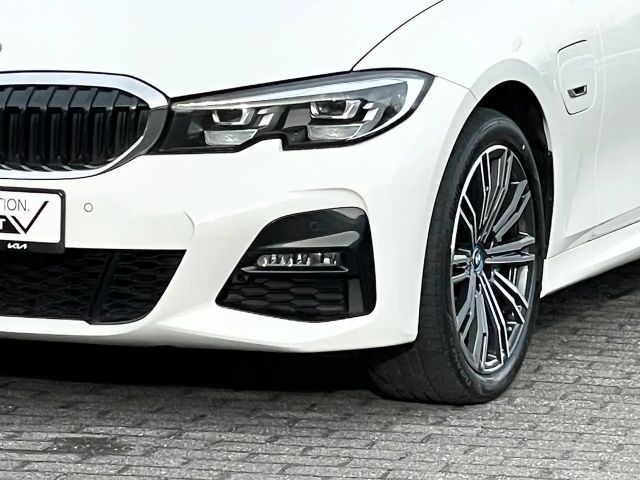 BMW 330 330e M-Sport Touring