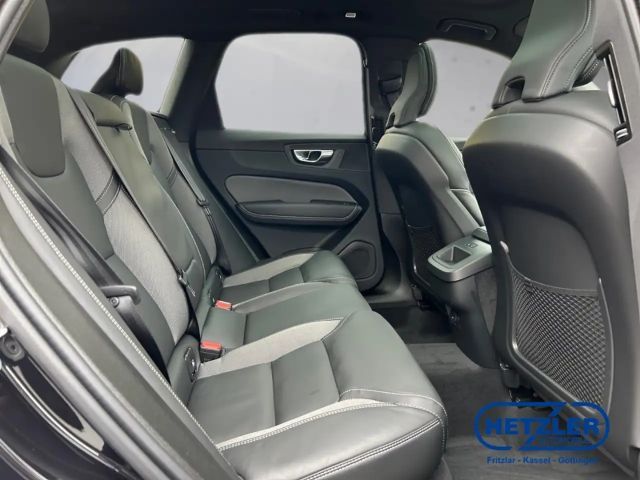 Volvo XC60 AWD Dark Plus