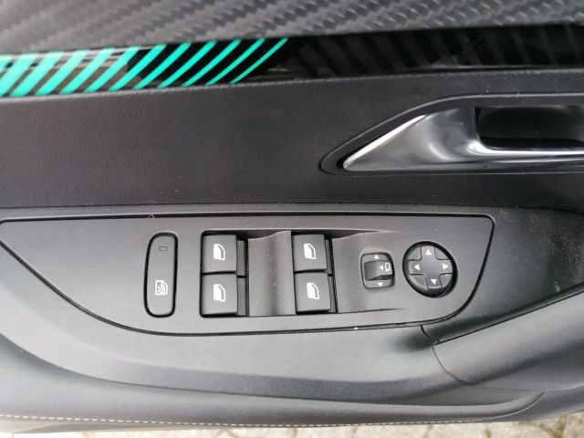 Peugeot E-2008 Allure Pack