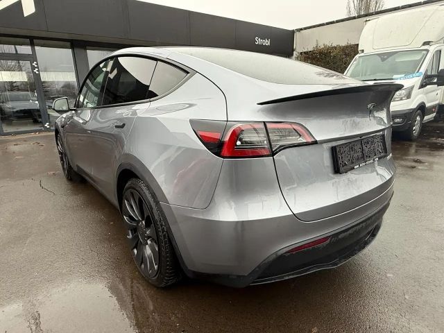 Tesla Model Y AWD Performance