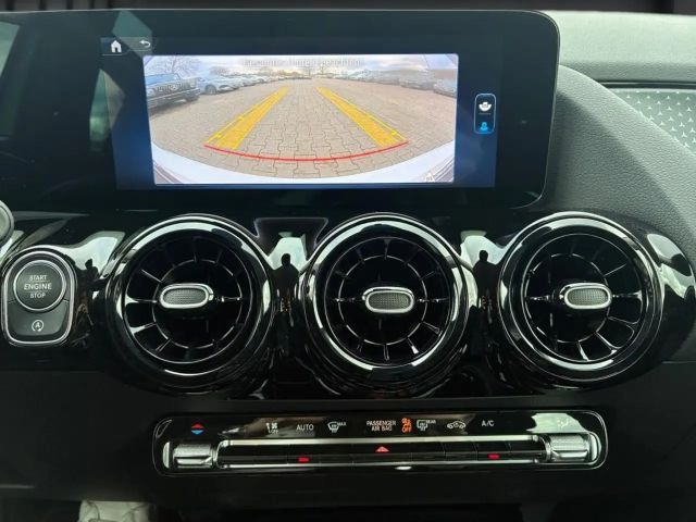 Mercedes-Benz B 180 Sedan