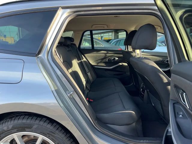 BMW 320 320d Touring xDrive