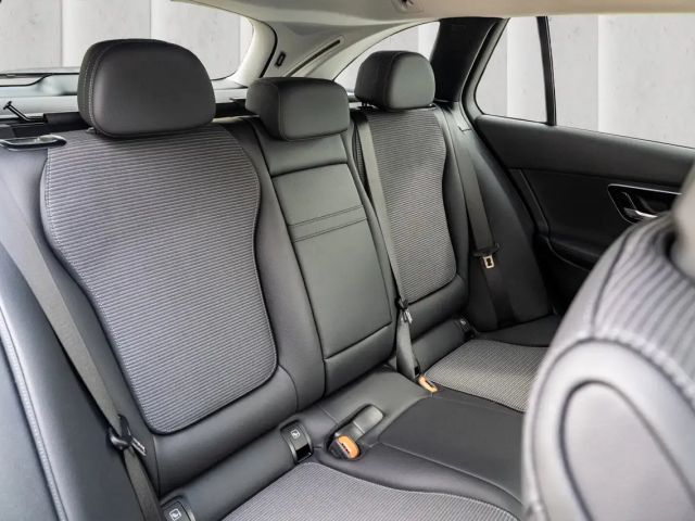 Mercedes-Benz C 200 AVANTGARDE C 200 d Estate