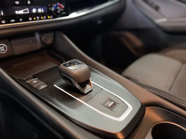 Nissan Qashqai 1.3 Connecta LED+KEYLESS+360°+ACC+VC.