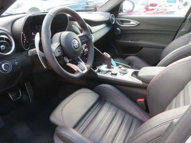 Alfa Romeo Giulia Q4