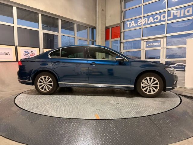 Volkswagen Passat Elegance Elegance