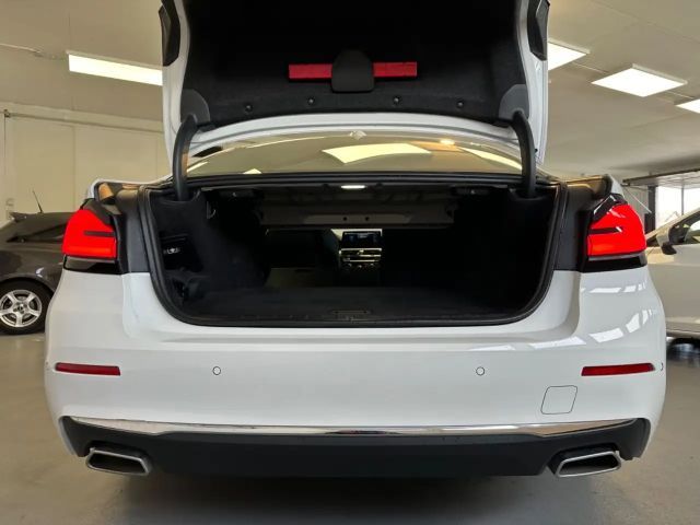 BMW 530 530e Luxury Line Sedan