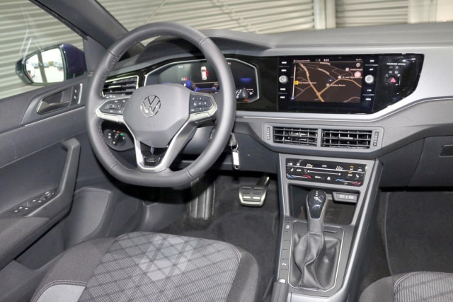 Volkswagen Polo Polo R-Line 1.0 TSI DSG Navi LED Kamera ACC Alu 17