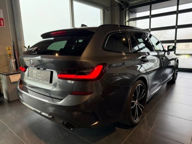 BMW 330 330e M-Sport xDrive