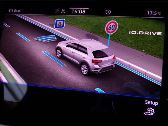 Volkswagen T-Roc 1.5 TSI / BLACK STYLE+BEATS AUDIO