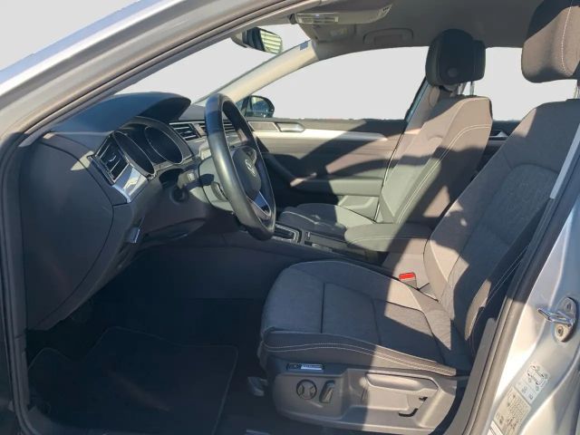 Volkswagen Passat 2.0 TDI Business DSG Variant