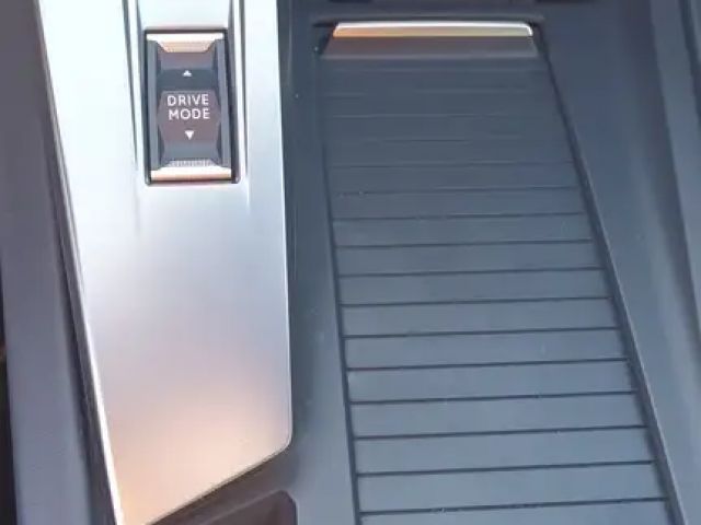 Peugeot E-308 First Edition Elektromotor 156 Sommer/Winter Alu