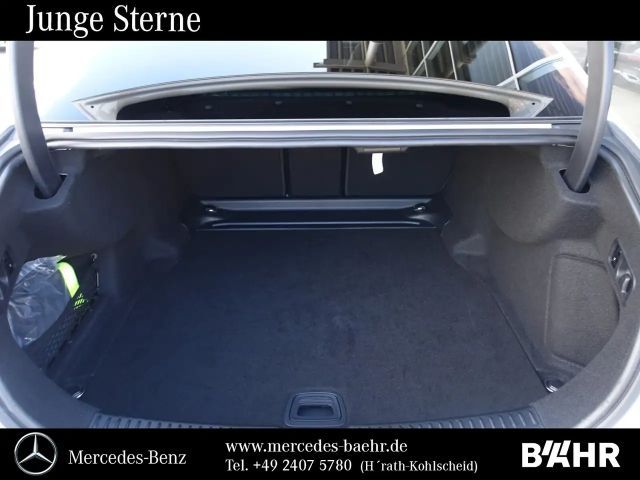 Mercedes-Benz E 200 AMG Line Sedan