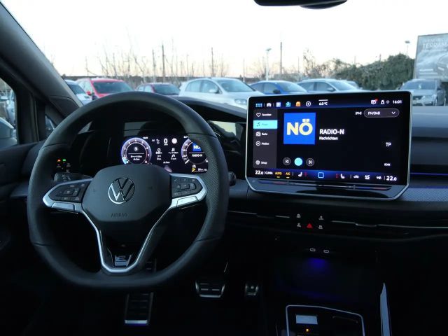 Volkswagen Golf DSG R-Line