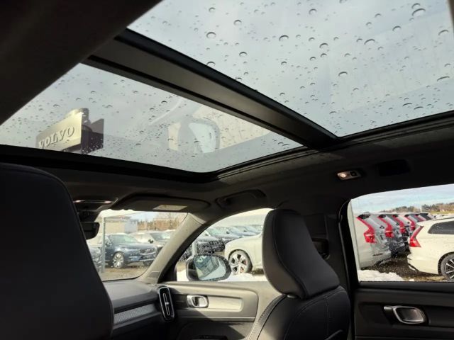 Volvo XC40 R-Design Recharge T5