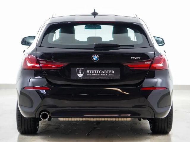 BMW 118 118i Sedan Sport Line