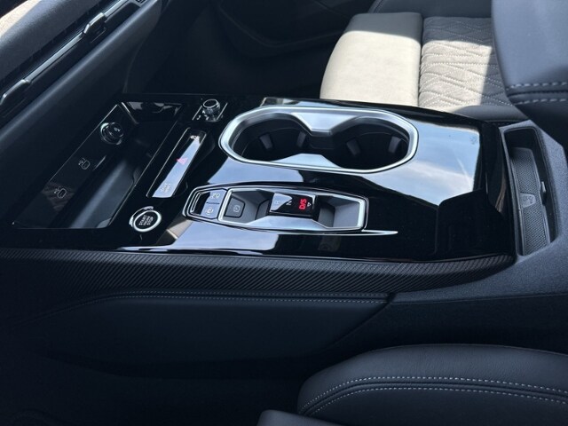 Audi A6 Avant Quattro S-Tronic