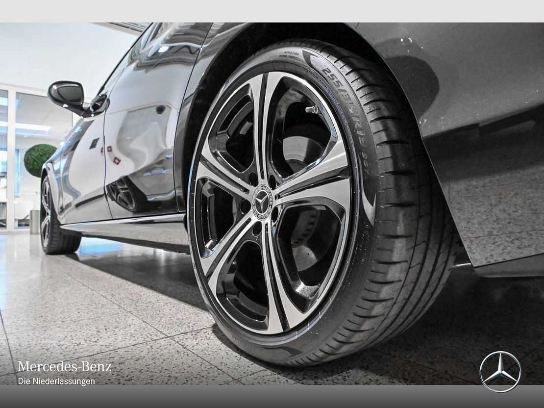 Mercedes-Benz C 180 AVANTGARDE Sedan